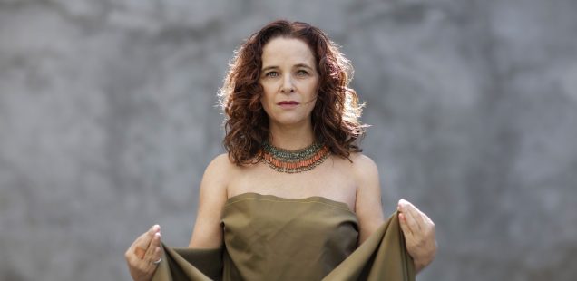 Rosario Mena rinde homenaje a Víctor Jara con una trilogía de canciones reversionadas